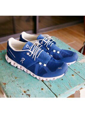 On Womens Swiss Engineering Cloud US size W9 Blue Running Shoes Sneakers
